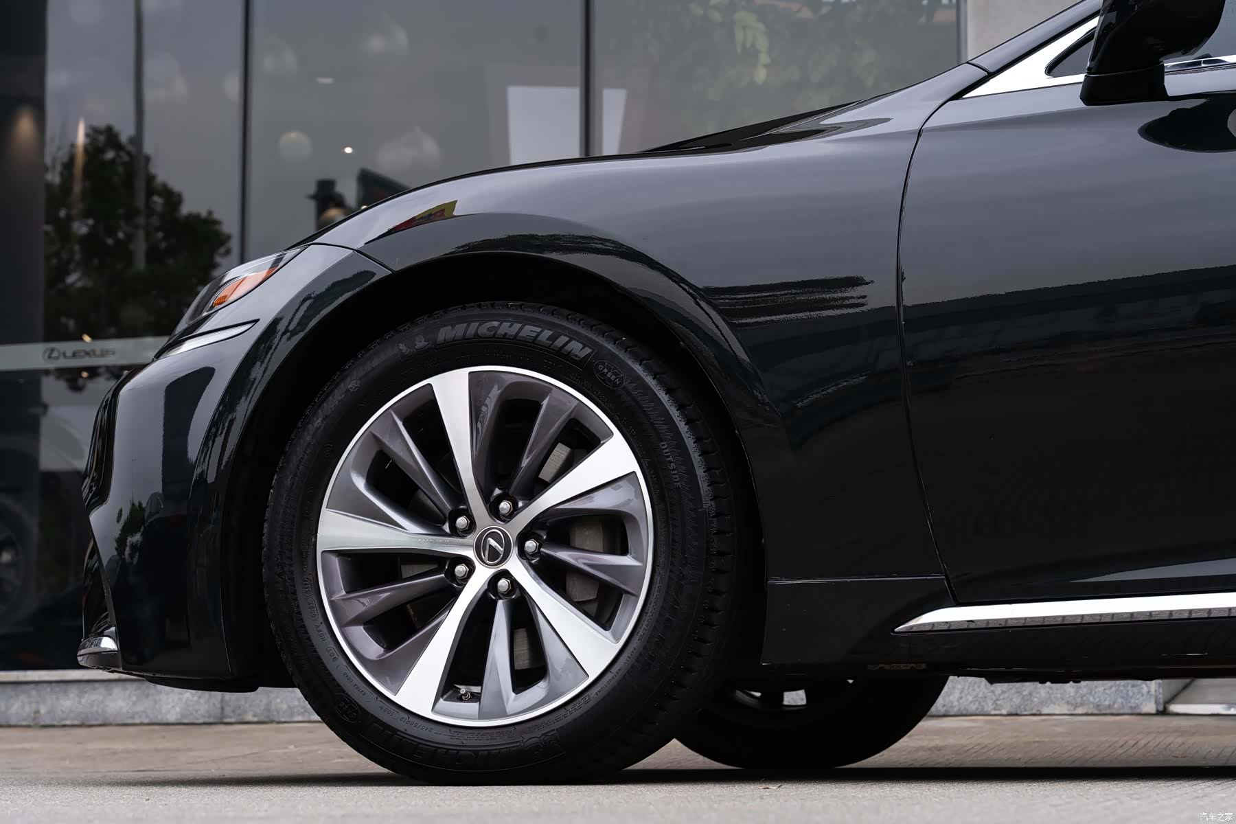 Lexus LS, 2019 8