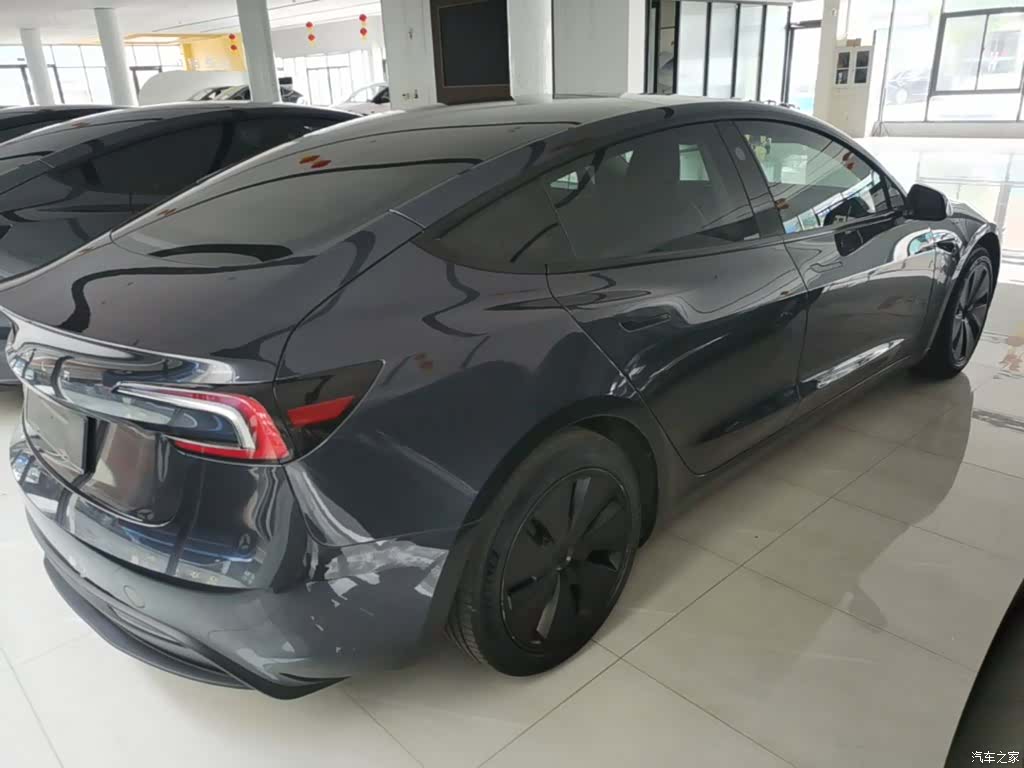Tesla Model 3, 2024 7