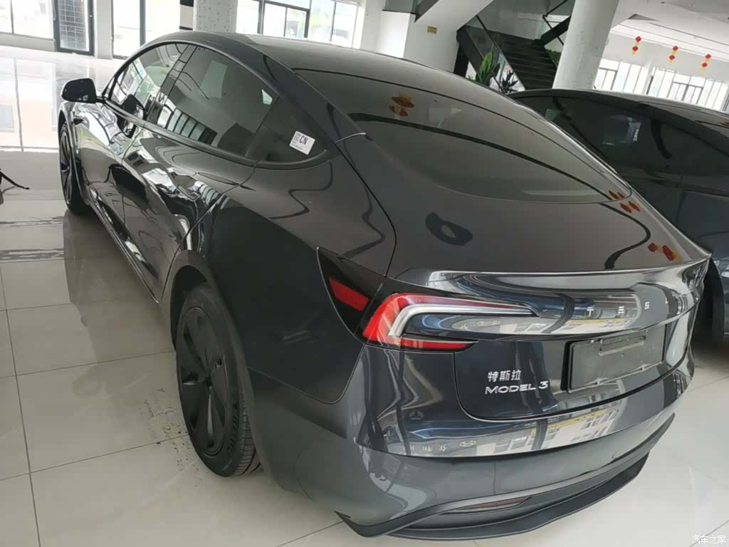 Tesla Model 3, 2024 6