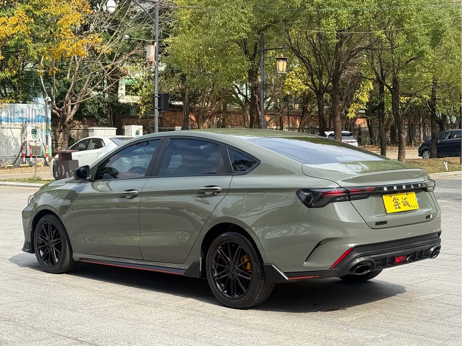 Geely Binray, 2022 16