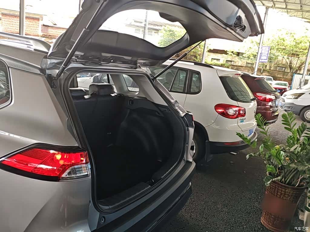 Toyota Frontlander, 2023 19