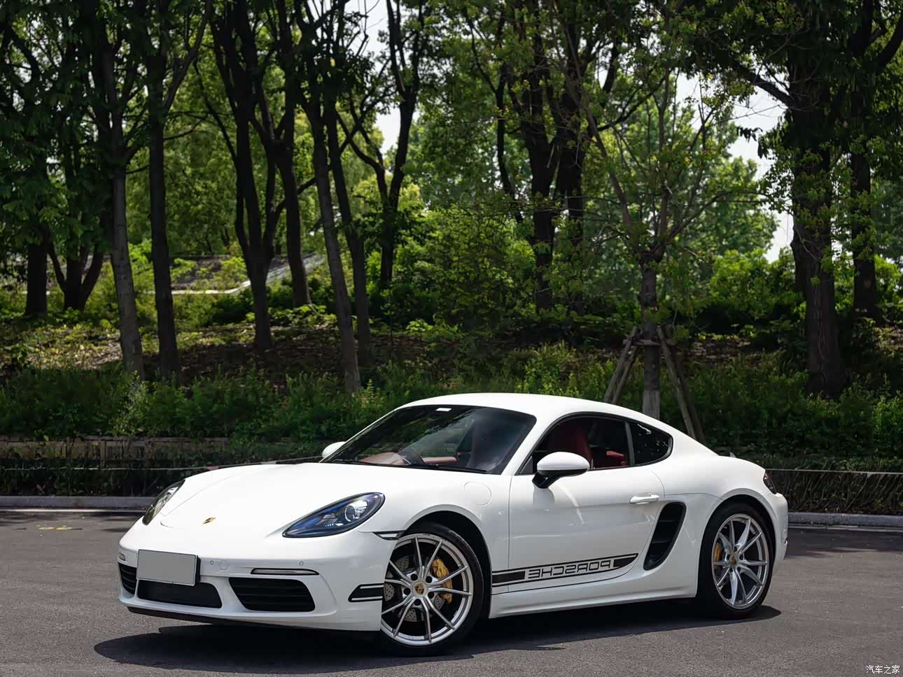 Porsche Cayman, 2019 1