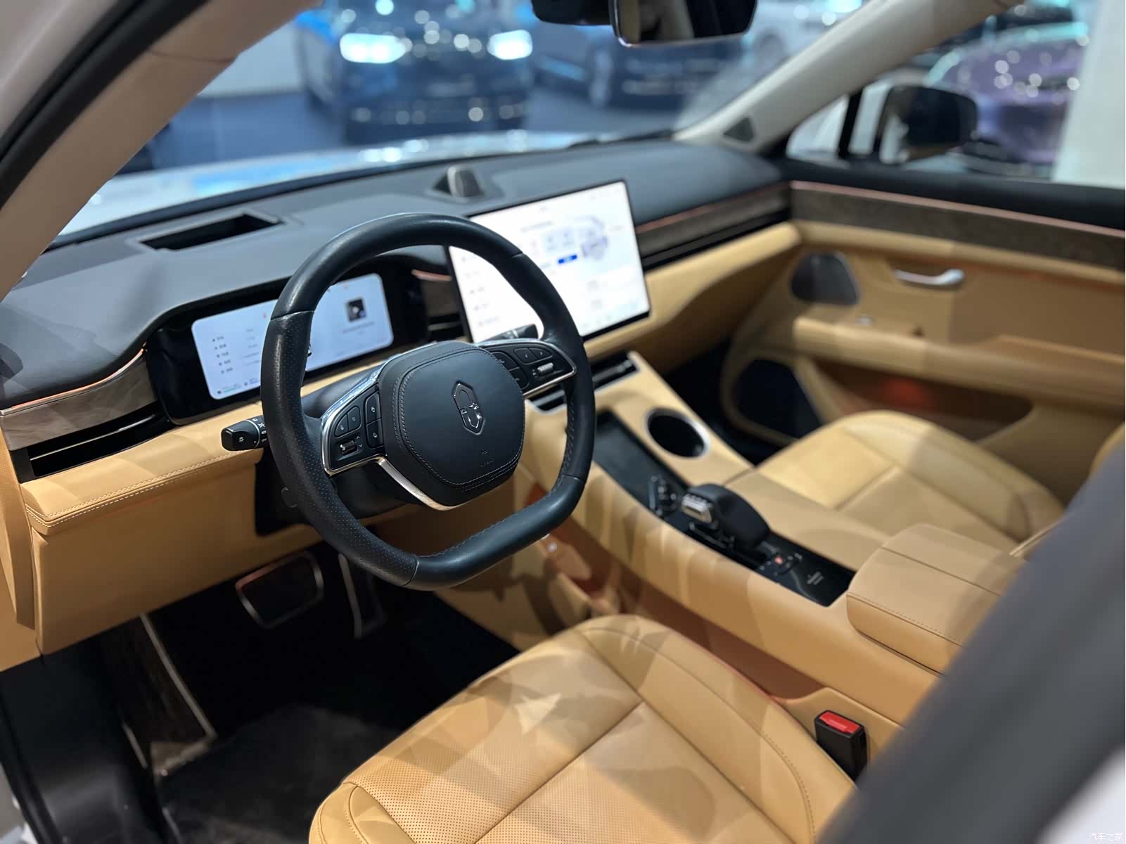 AITO M5, 2022 все фото