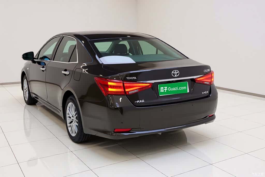 Toyota Crown, 2017 25