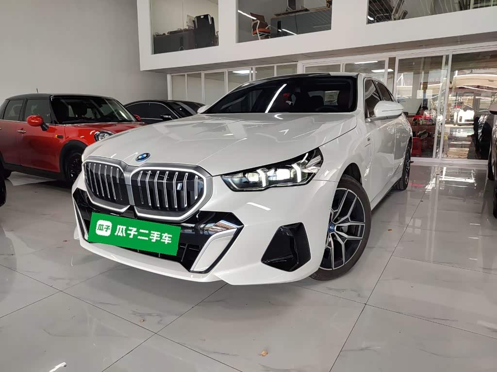BMW i5
