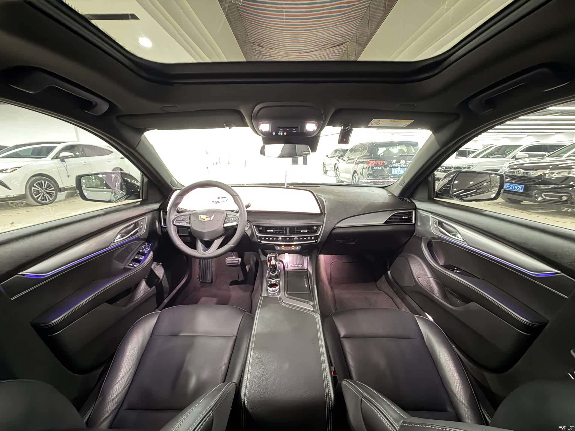 Cadillac CT5, 2024 все фото