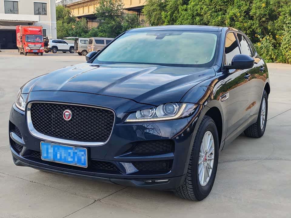 Jaguar F-PACE