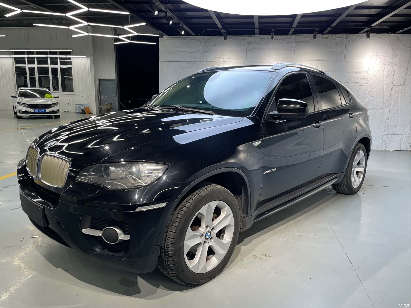 BMW X6, 2011 1