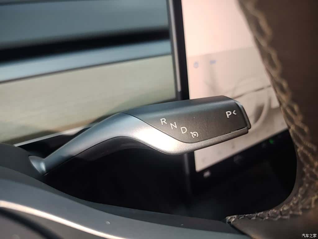 Tesla Model Y, 2023 14