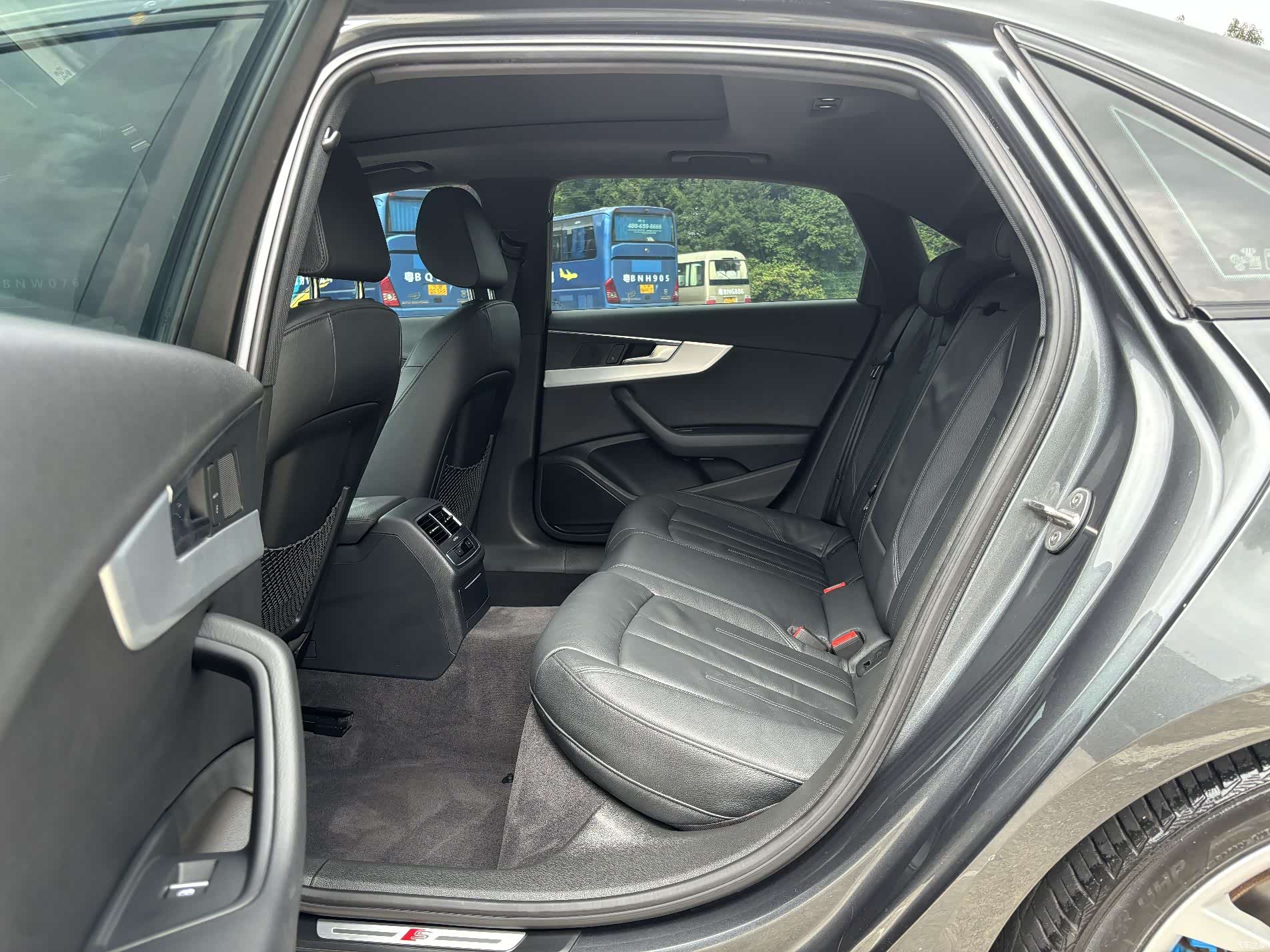 Audi A4L, 2019 9