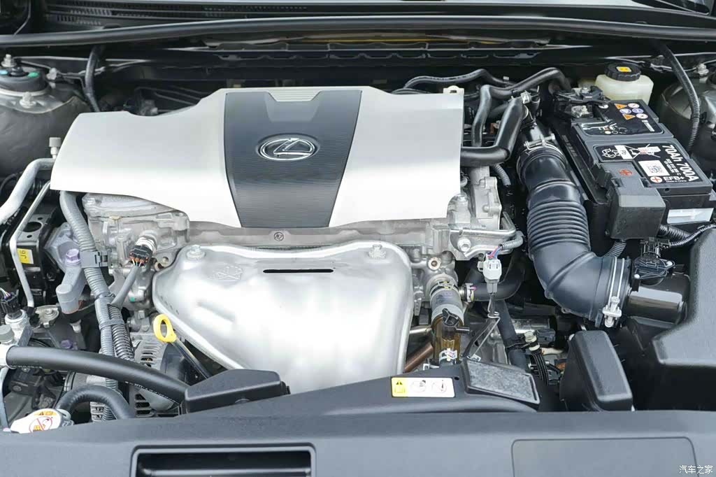 Lexus ES, 2019 7