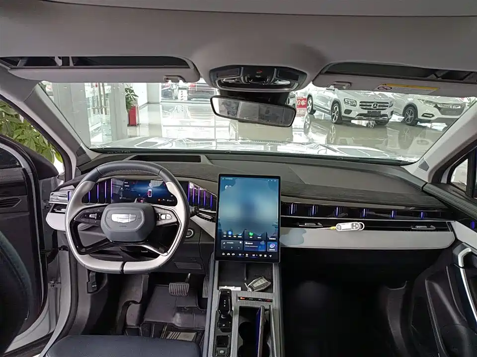 Geely Atlas L