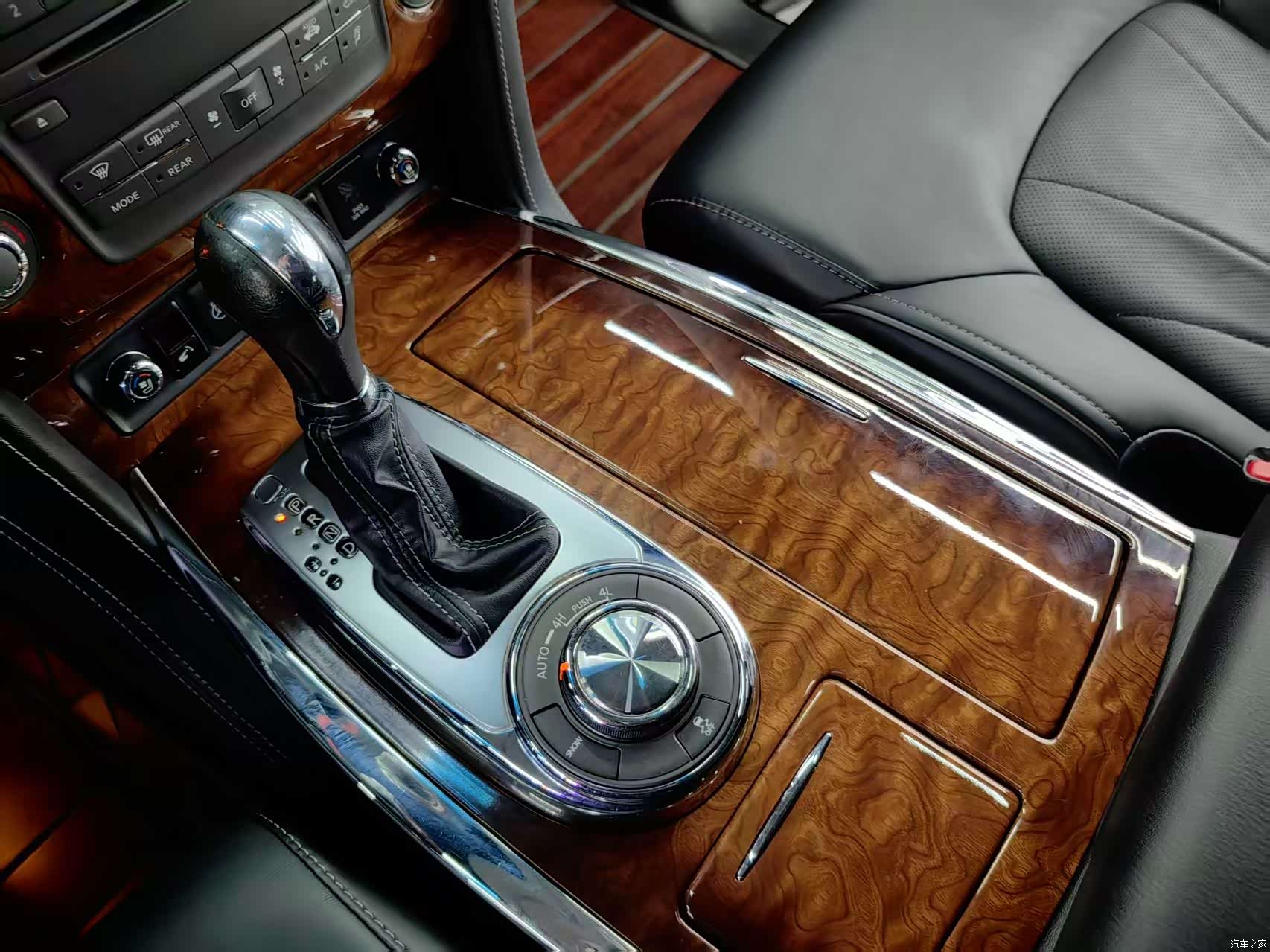 Infiniti QX80, 2017 9