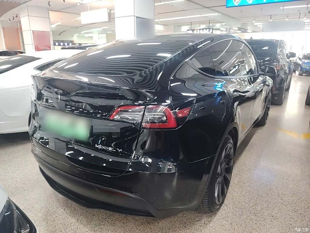 Tesla Model Y, 2023 7