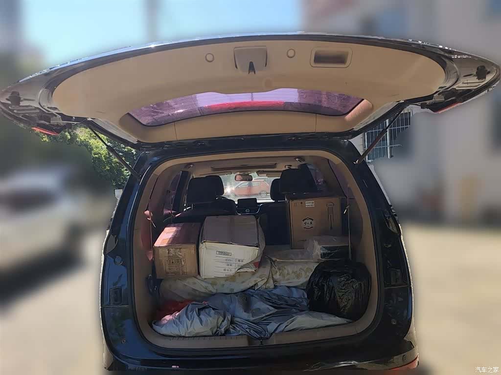 Wuling 730, 2017 10