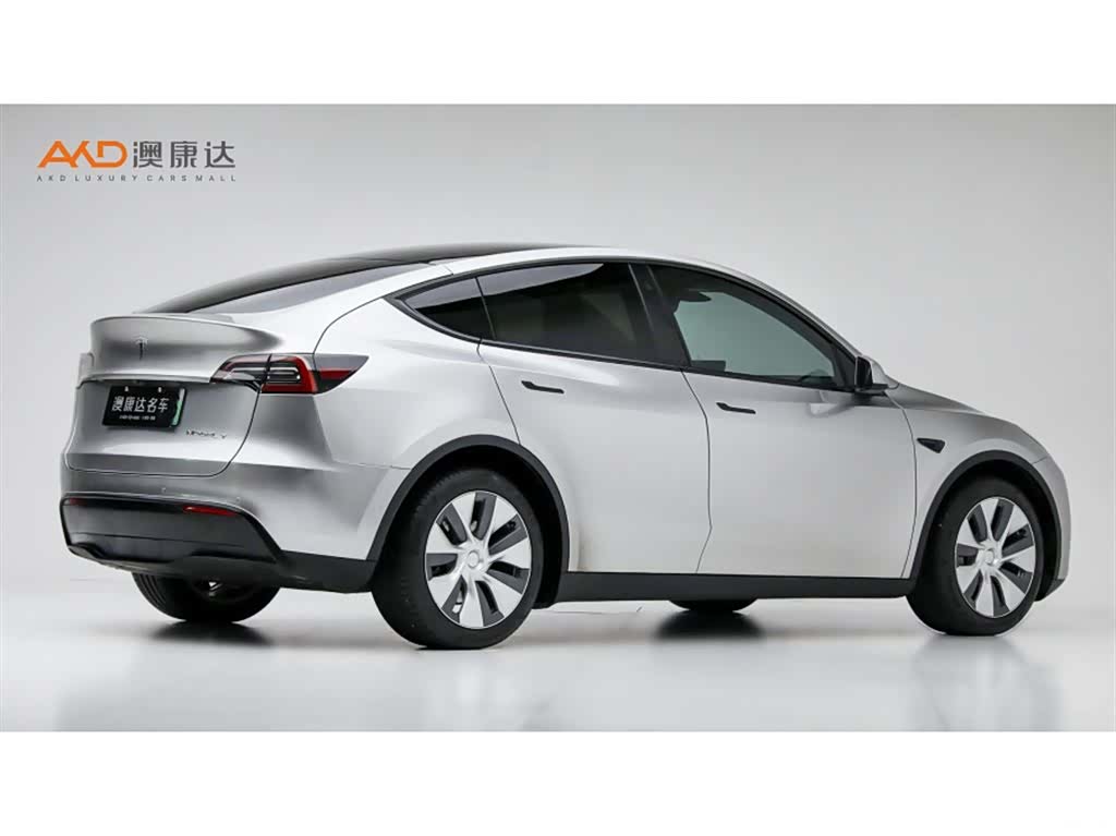 Tesla Model Y, 2022 3