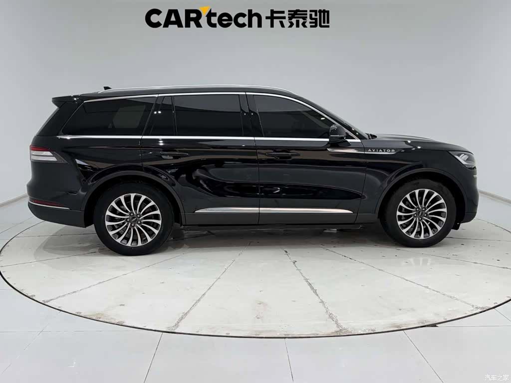 Lincoln Aviator, 2021 12