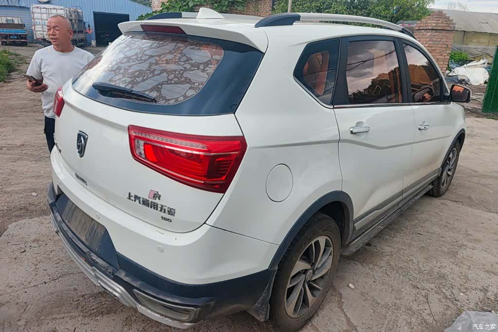 Wuling 560, 2017 3