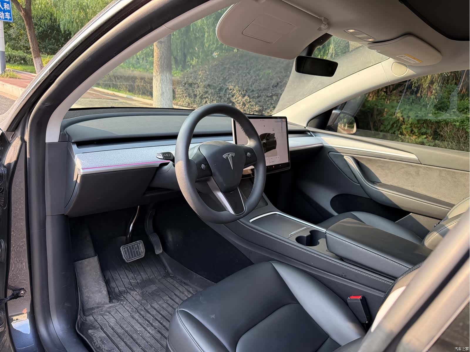 Tesla Model Y, 2024 6