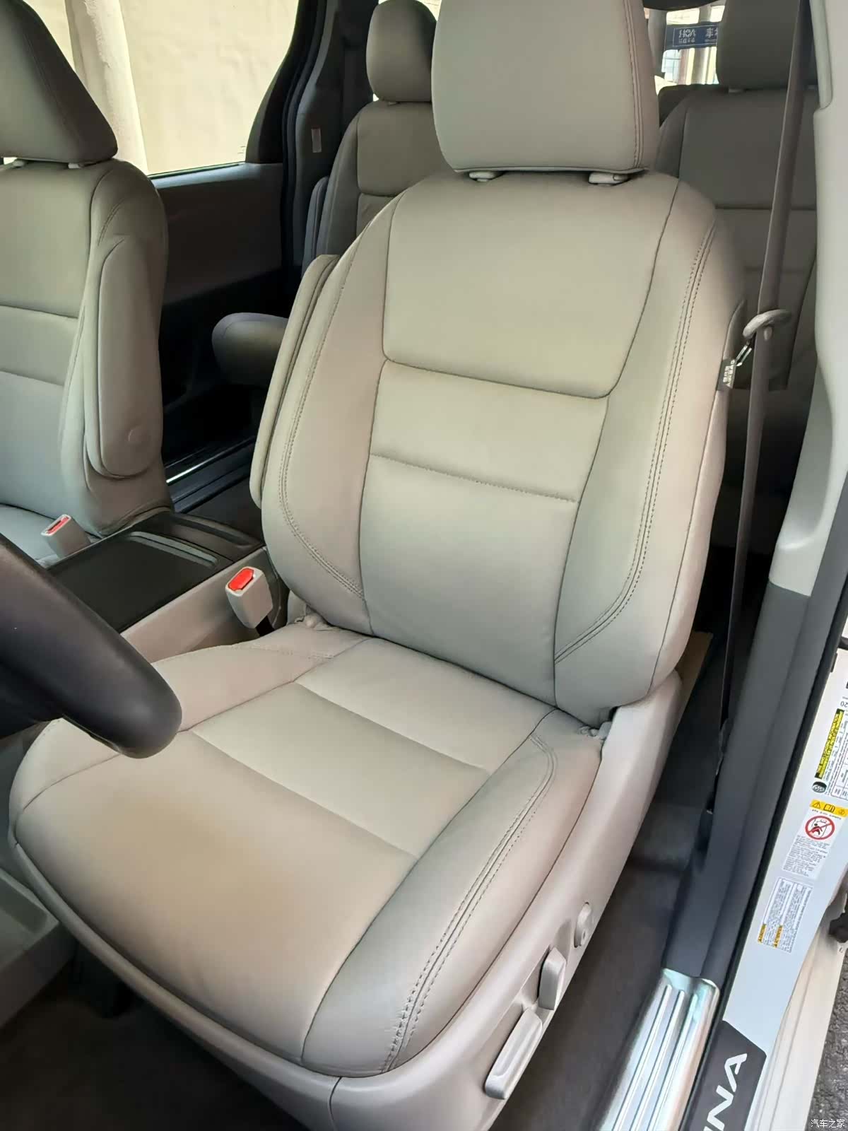 Toyota Sienna, 2019 17