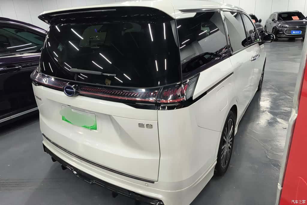Trumpchi E8, 2025 3