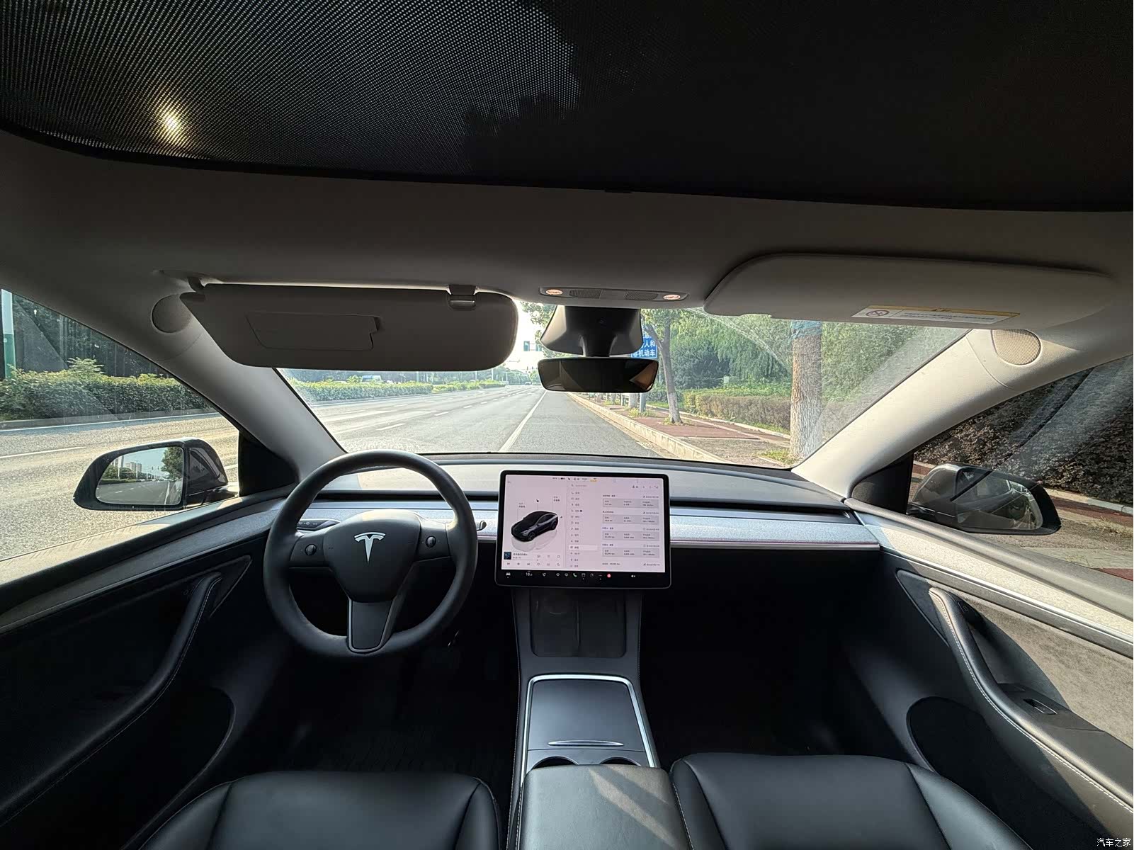 Tesla Model Y, 2024 9