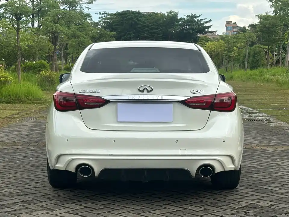 Infiniti Q50L