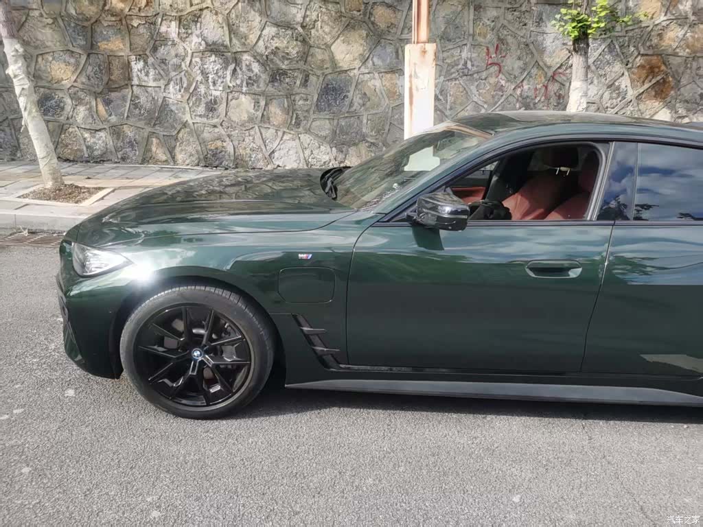 BMW i4, 2023 4