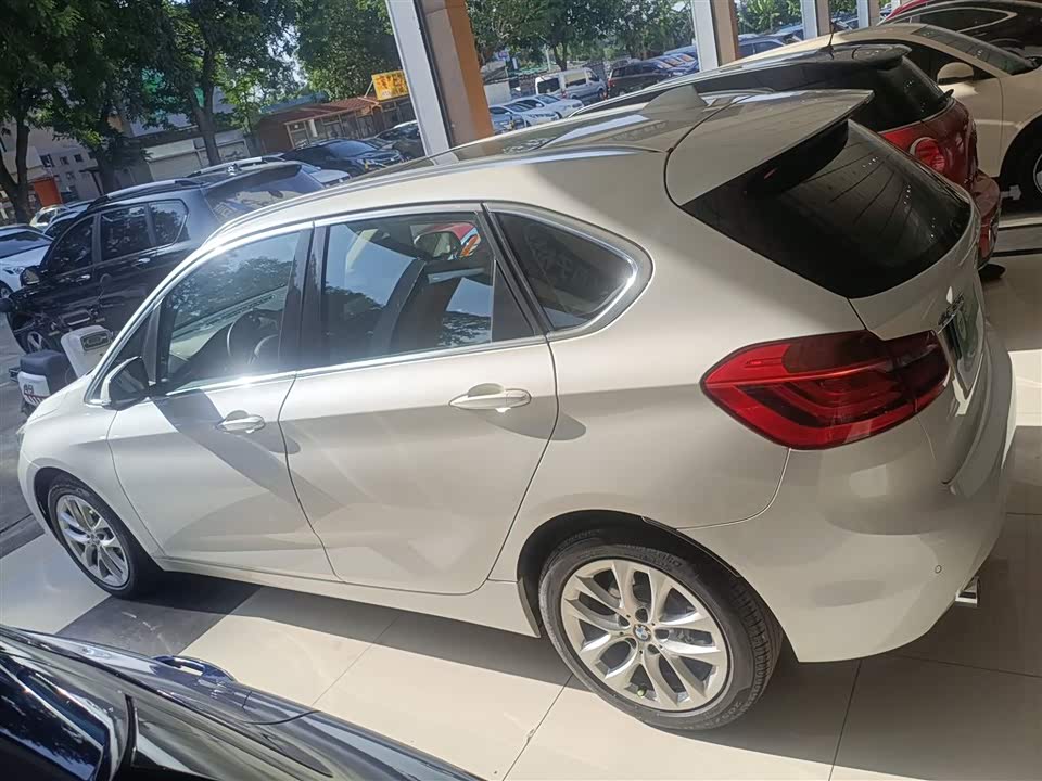 BMW 2 series station wagon