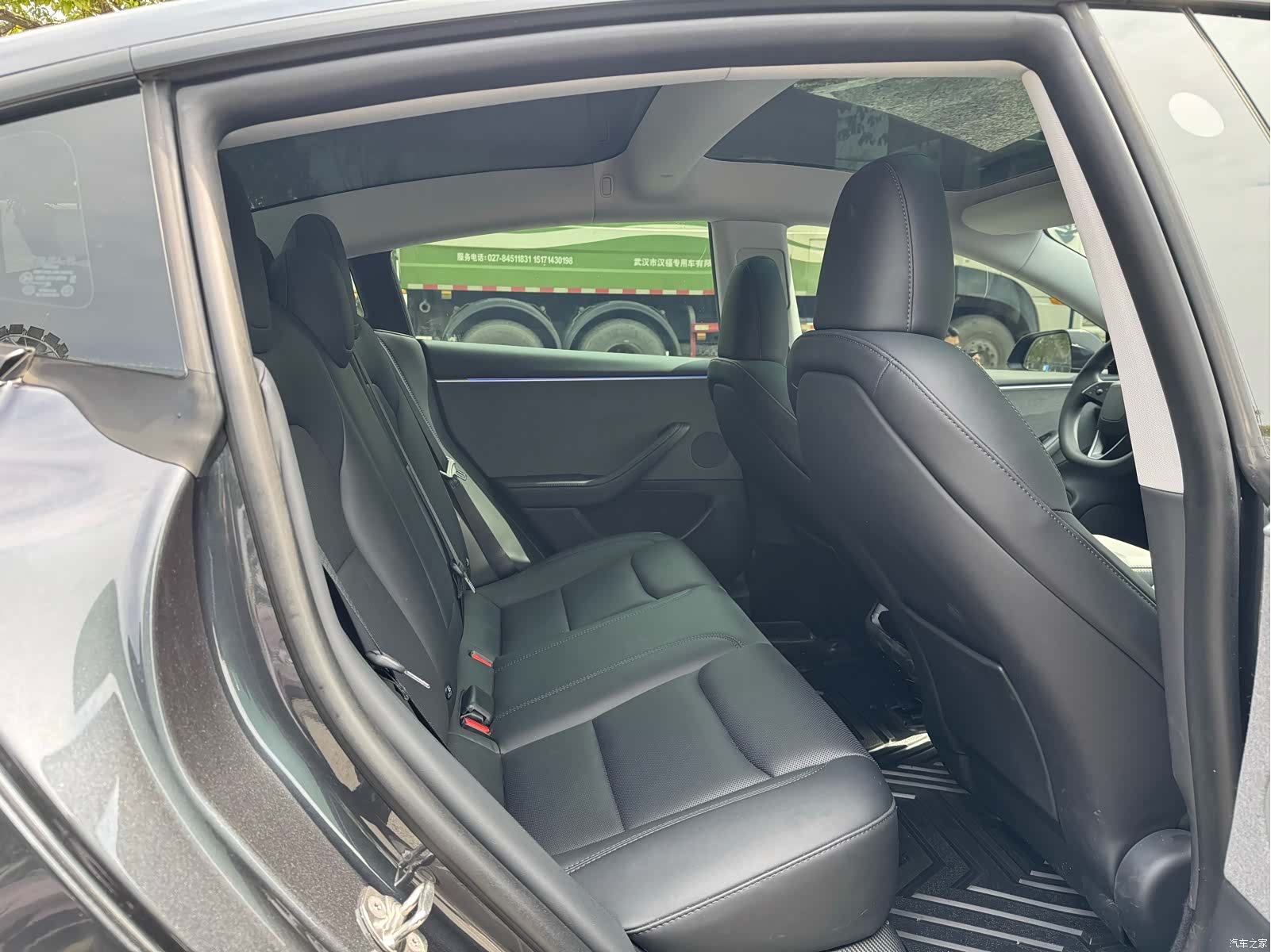 Tesla Model 3, 2024 9