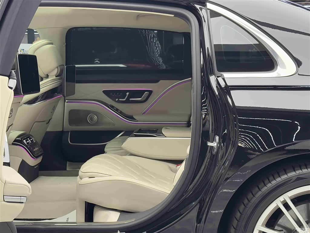 Maybach S-Class, 2024 7
