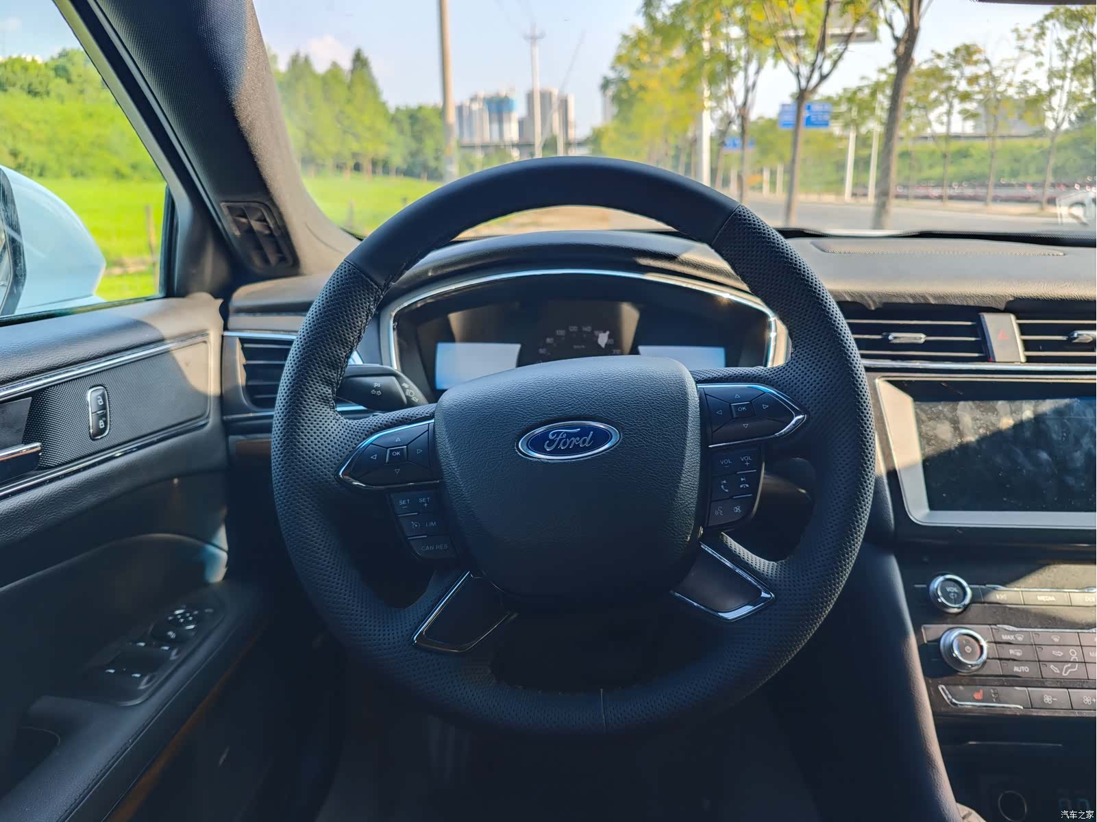 Ford Taurus, 2017 15