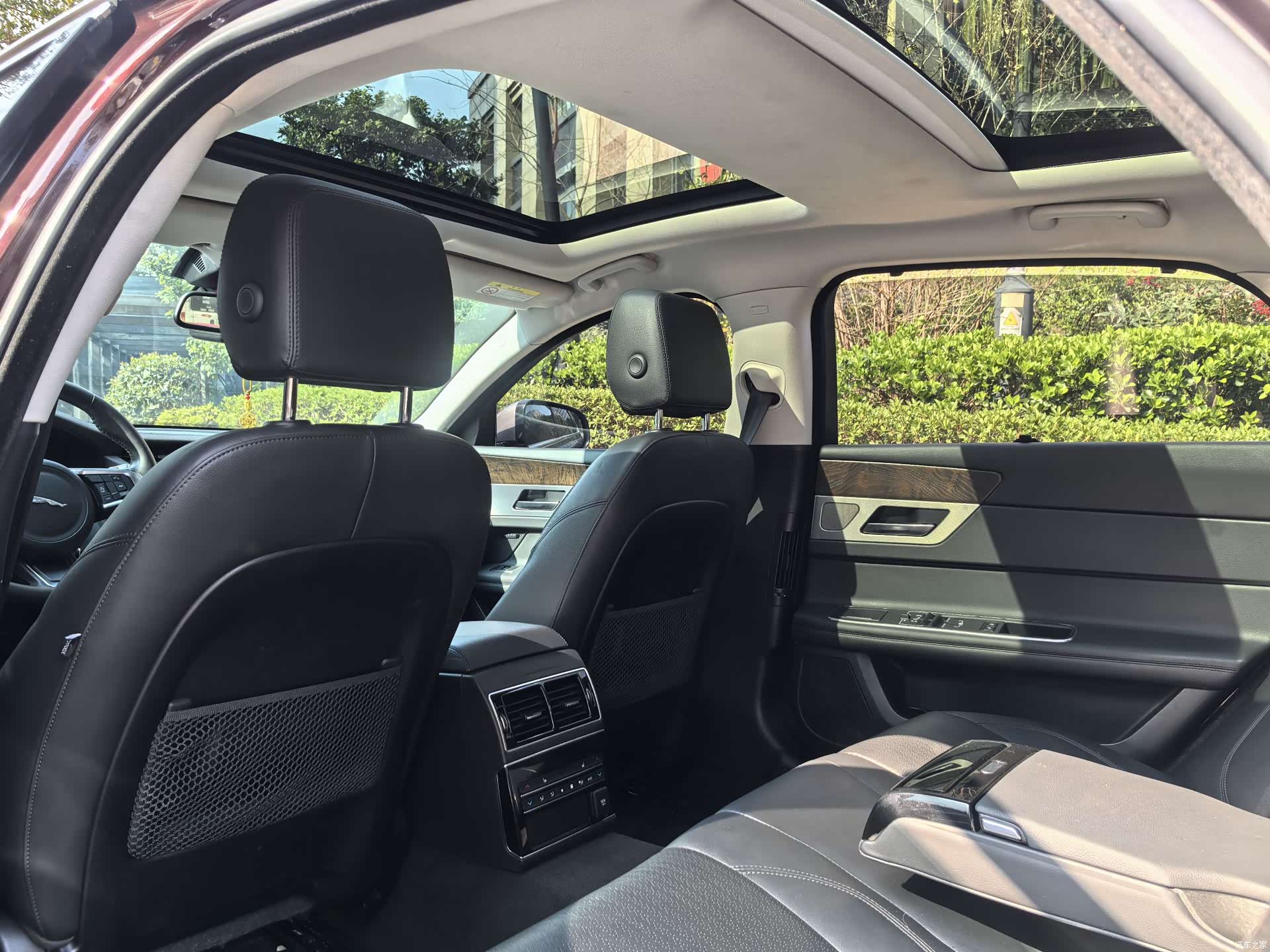 Land Rover P250, 2021 7