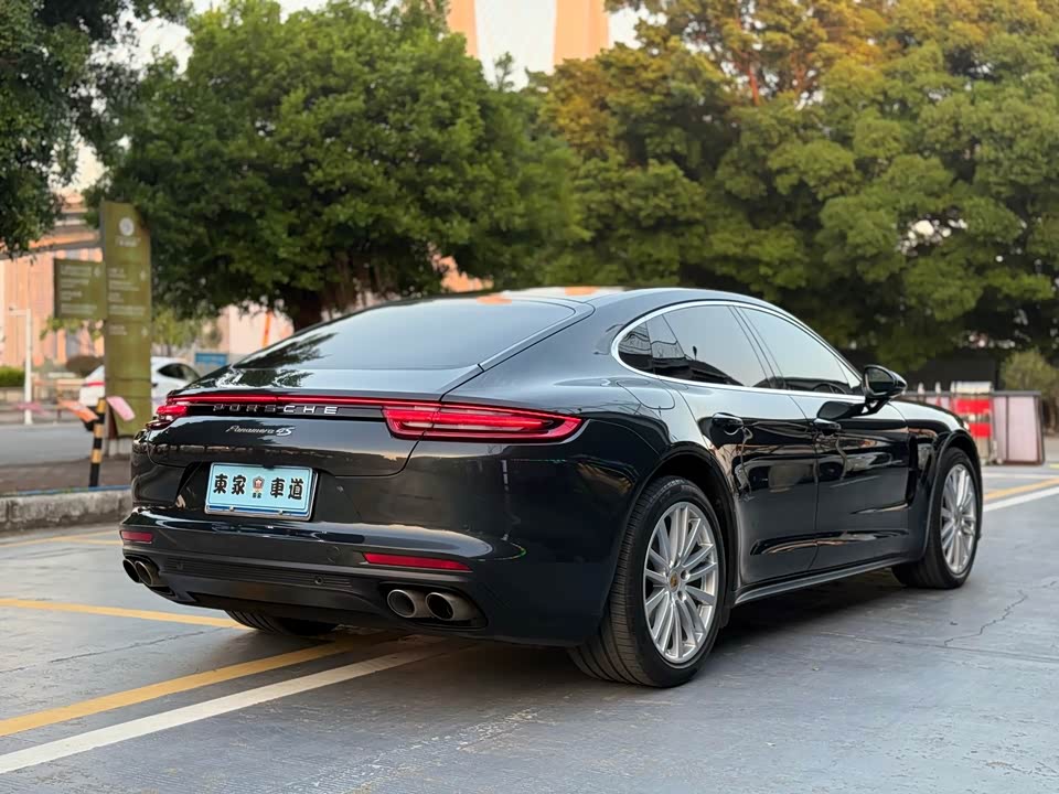 Porsche Panamera