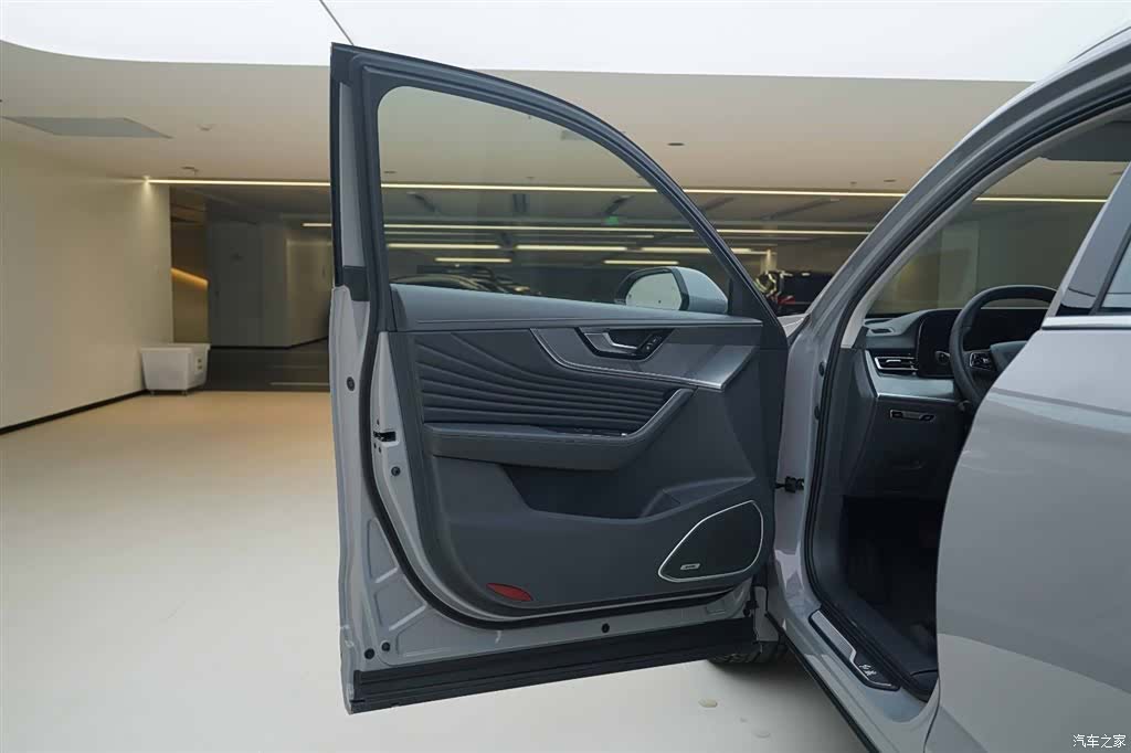 Hongqi HS5, 2023 17