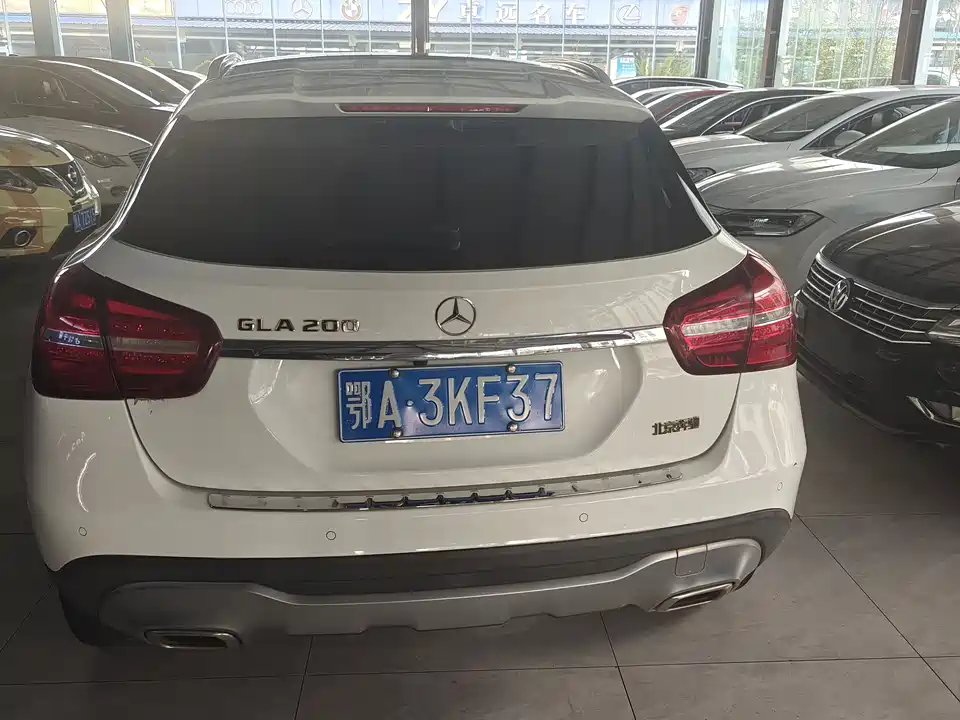 Mercedes-Benz GLA