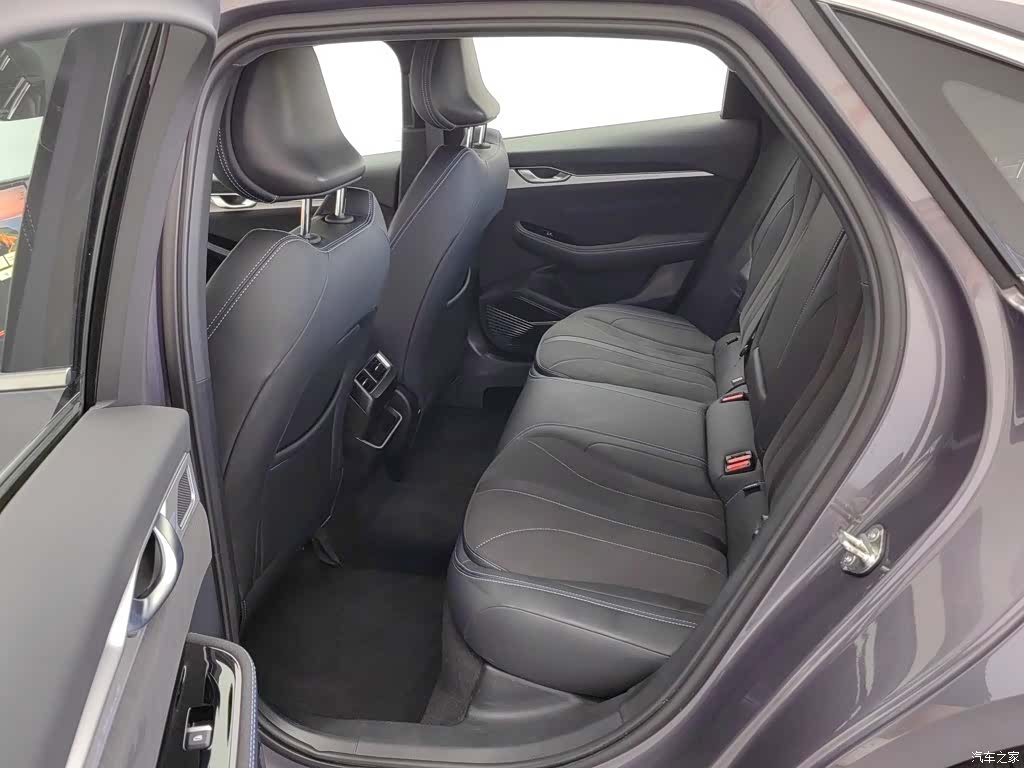 Geely Preface, 2025 15