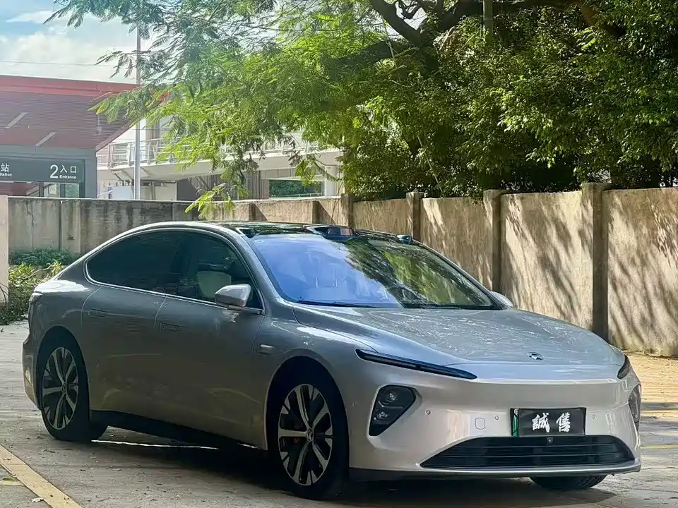 NIO ET7