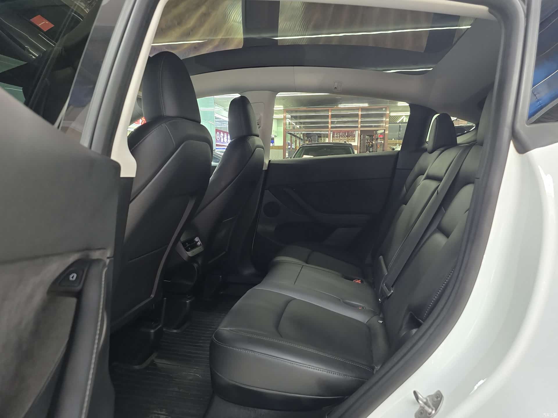 Tesla Model Y, 2023 11