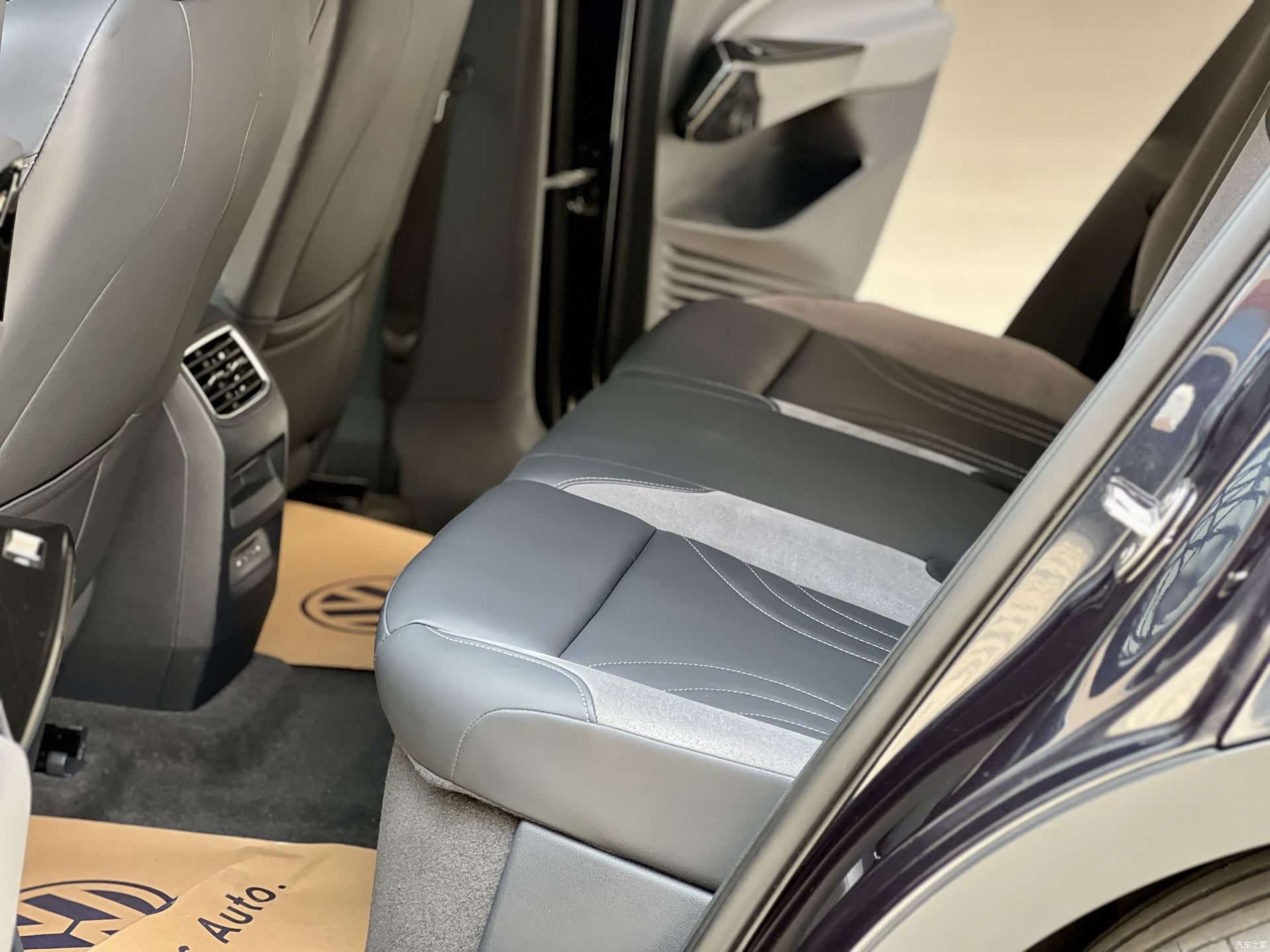 Volkswagen ID.4, 2023 12