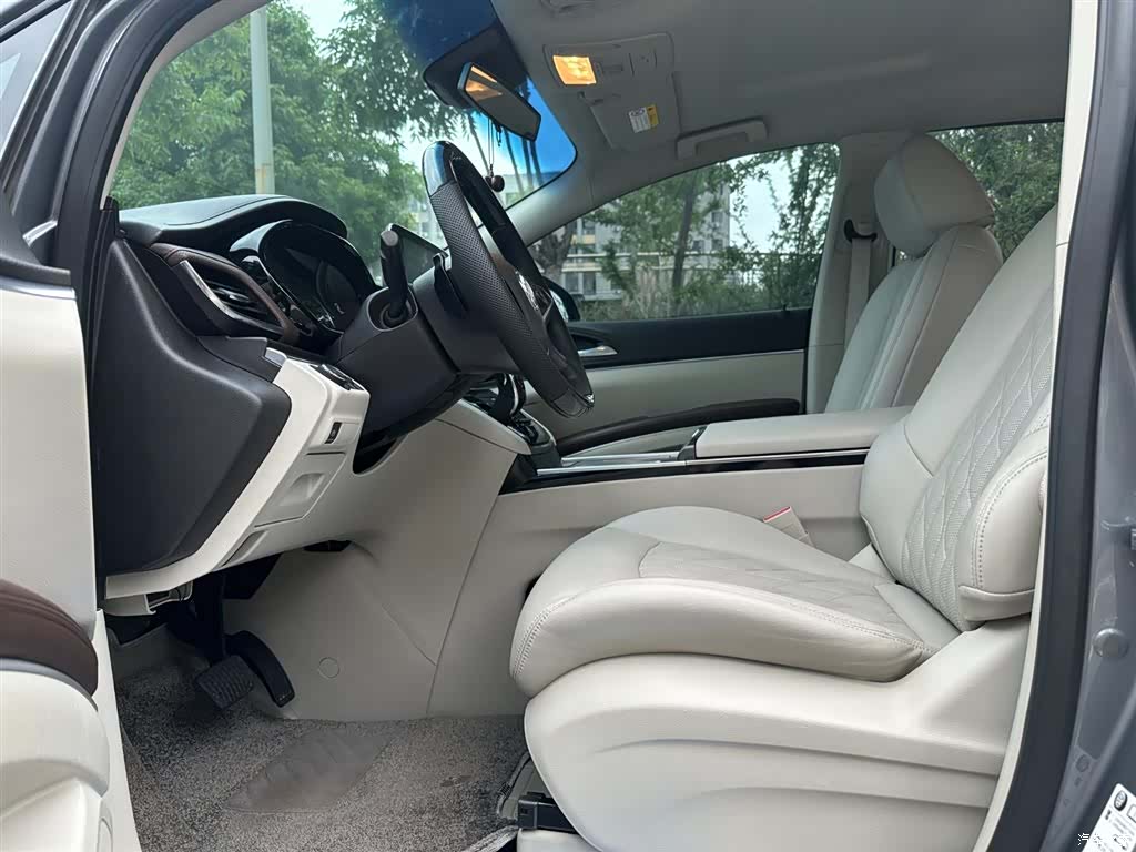 Buick GL8, 2021 4