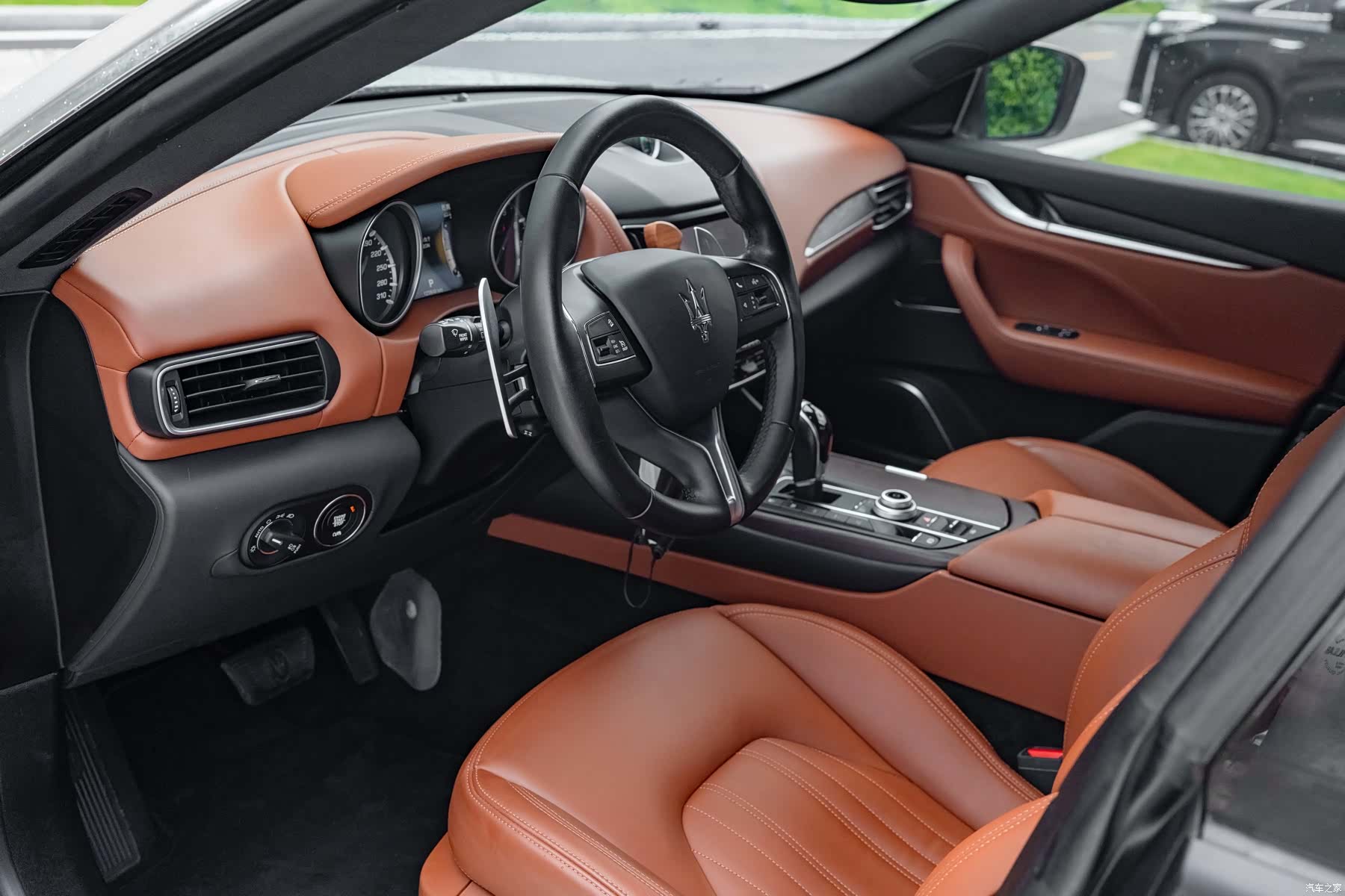 Maserati Levante, 2018 8