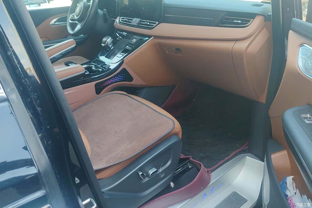Hongqi HQ9, 2024 8