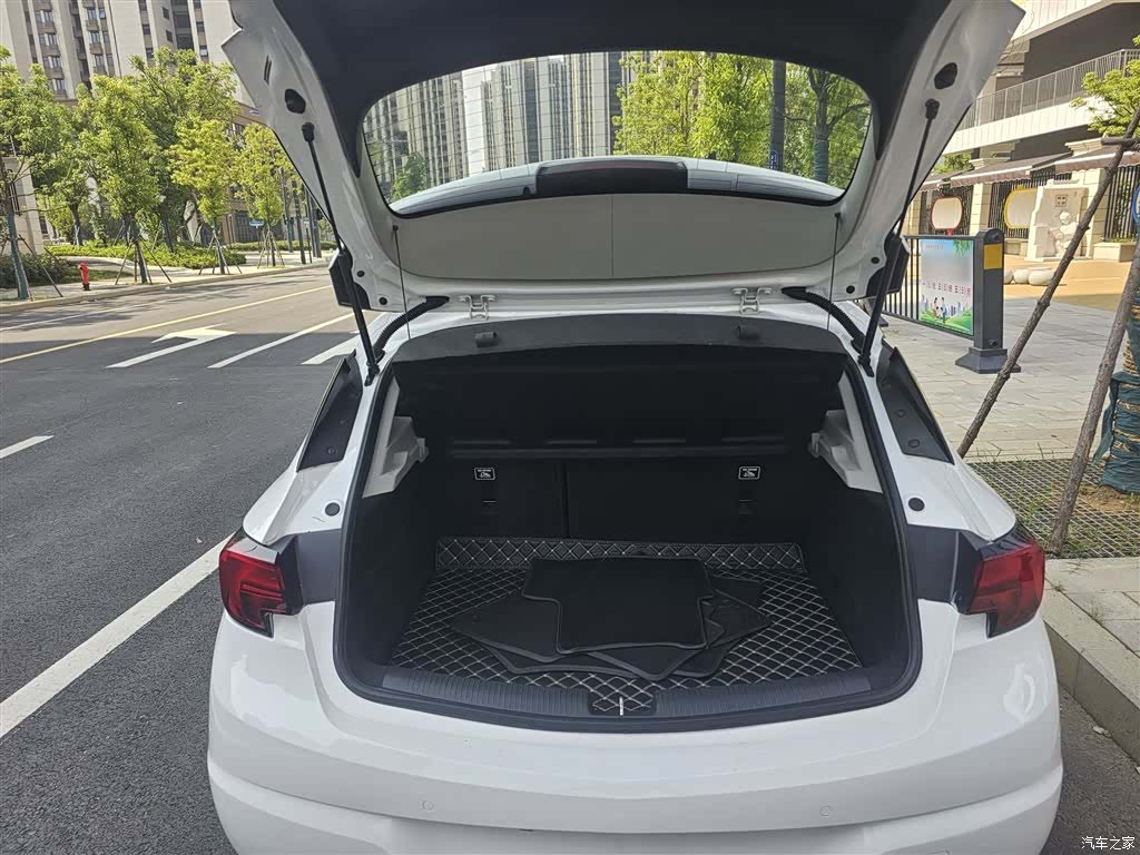 Buick Verano, 2017 19