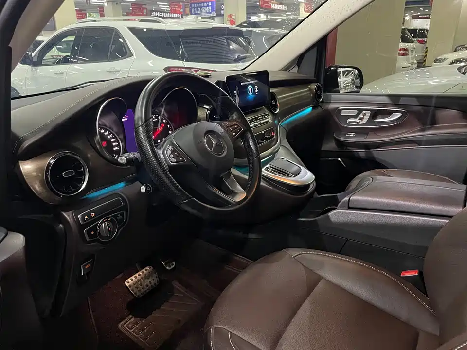 Mercedes-Benz V-class
