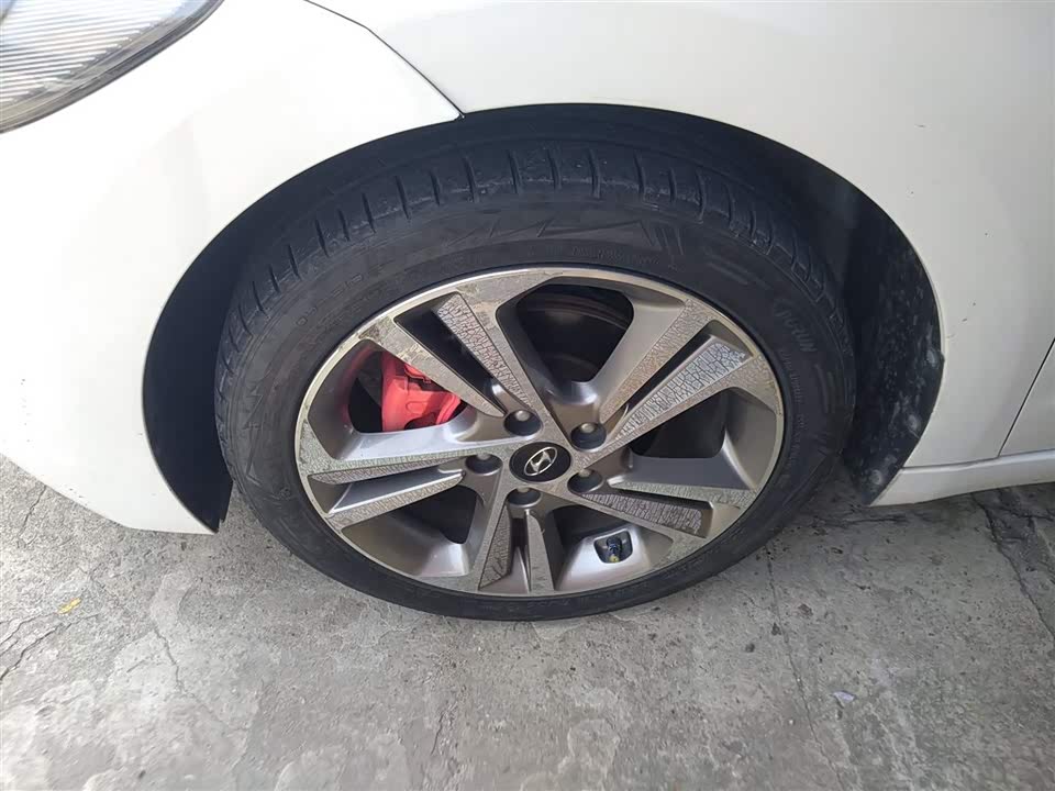 Hyundai Lead
