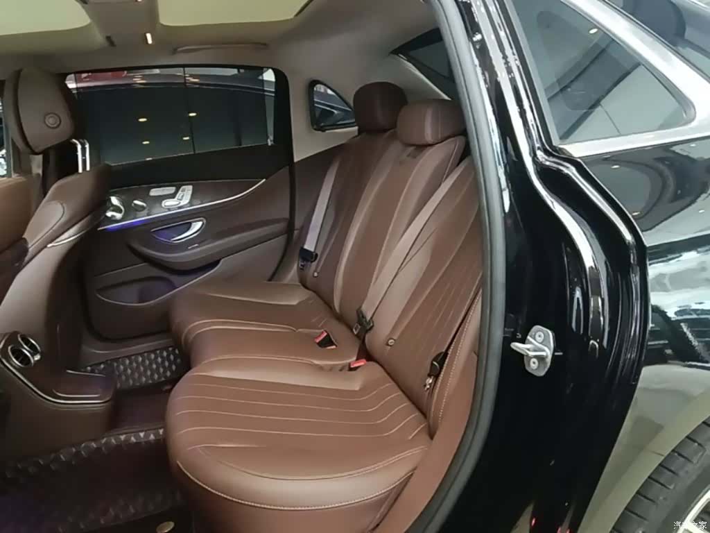 Mercedes-Benz E-Class, 2022 17