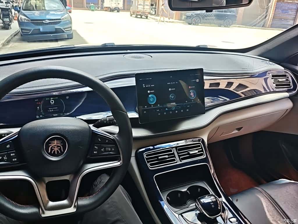 BYD Qin, 2022 10