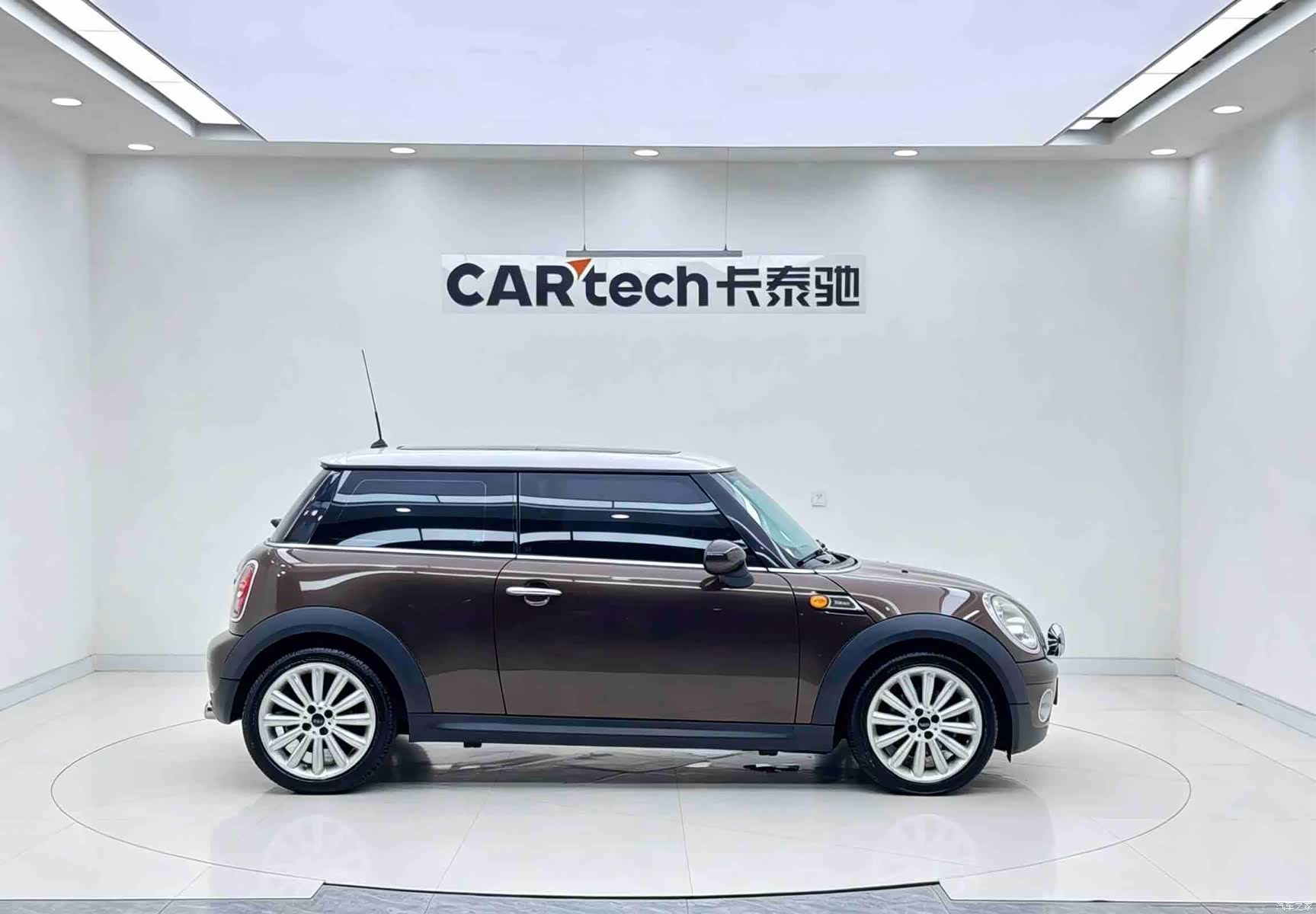 Mini Cooper, 2010 8
