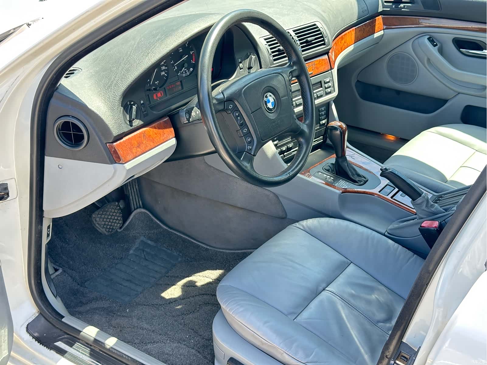 BMW 5 Series, 2002 11